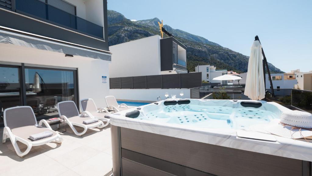 Sunny Lux Villa 2 in Makarska by Villas Guide