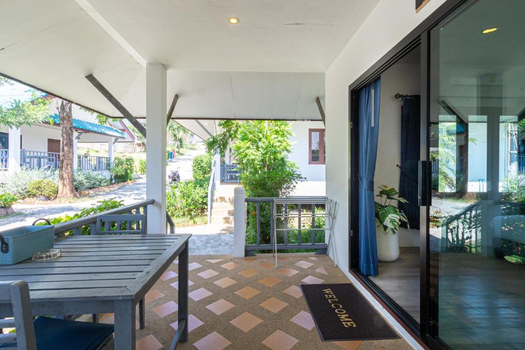 Three Trees Samui Resort - Sarocha Villa - 16