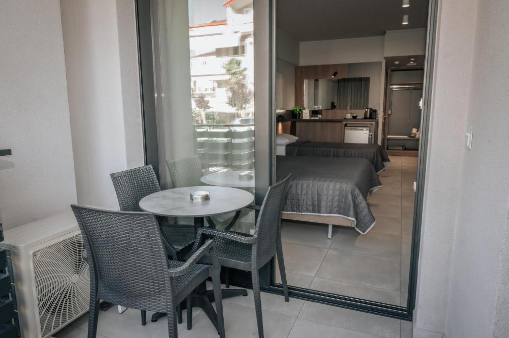 Elizabeth Queen Luxury Rooms - 9