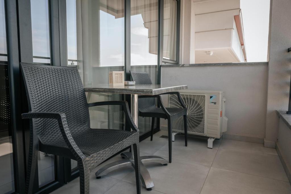 Elizabeth Queen Luxury Rooms - 18