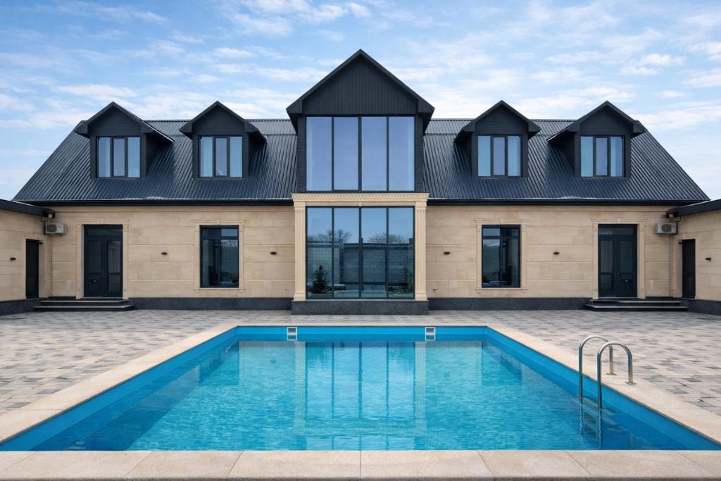 Huaxia Hotel Bishkek