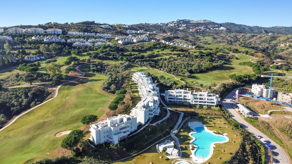 an aerial view of a resort at Solana Village in Málaga