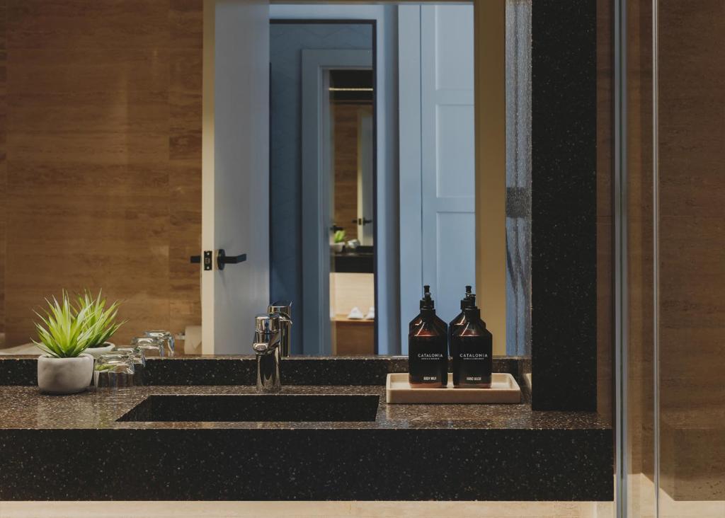 Catalonia Boulevard - 6