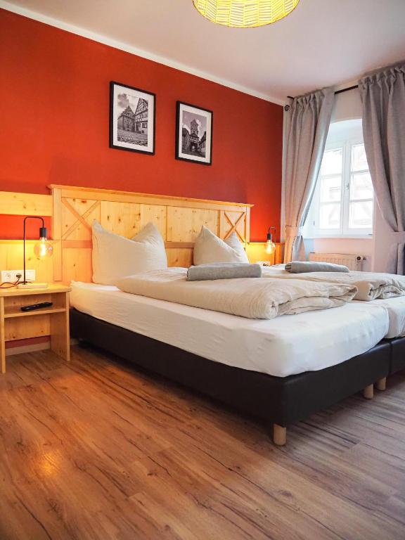 Der baeren - Historische Zimmer & Ferienwohnung, Mainbernheim - Apartamento De Un Dormitorio