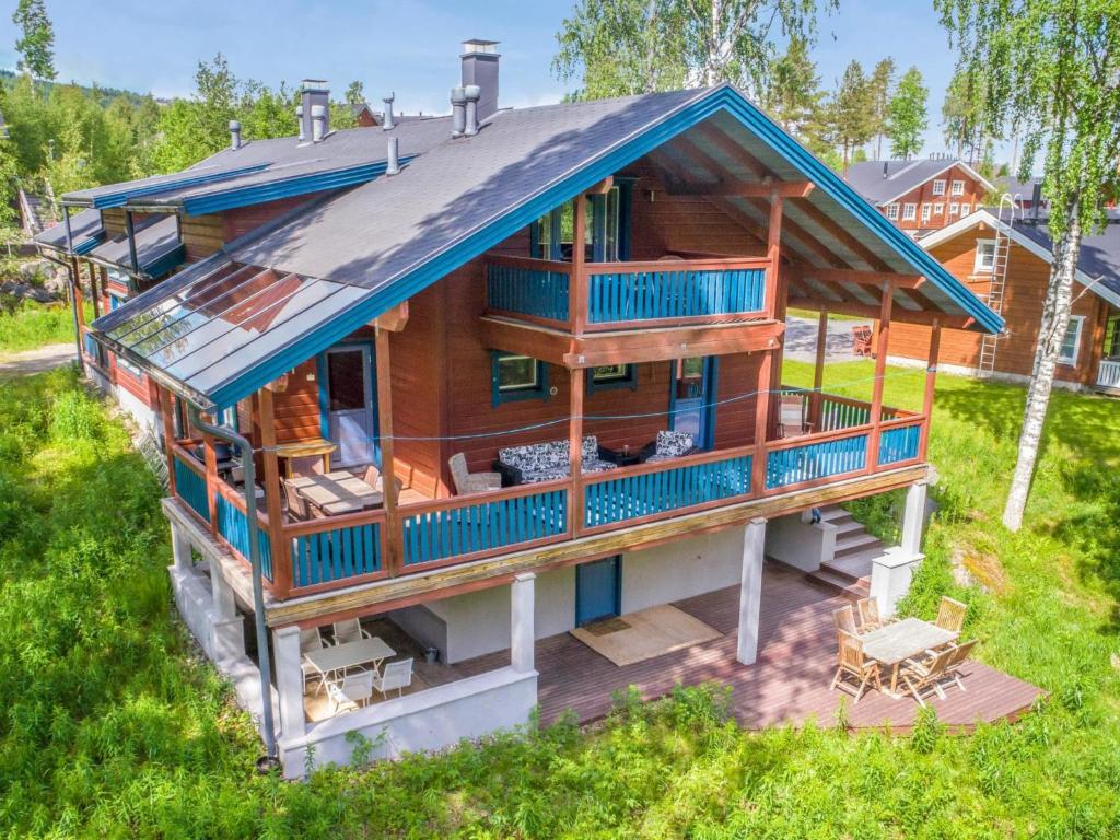 an overhead view of a house with a blue roof at Holiday Home Asterix by Interhome in Tahkovuori