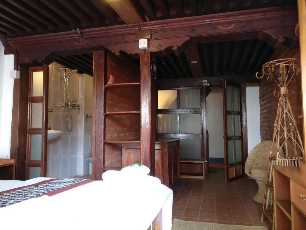Koupelna v ubytování Hiranya Guest House
