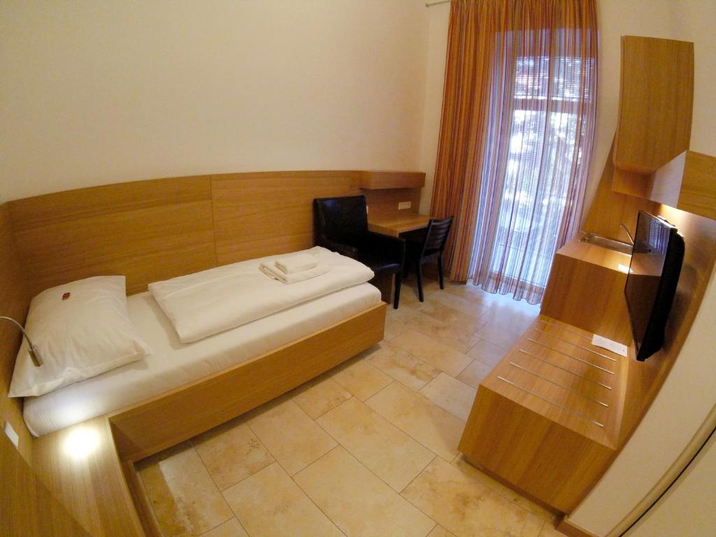 
Single Room with Balcony
