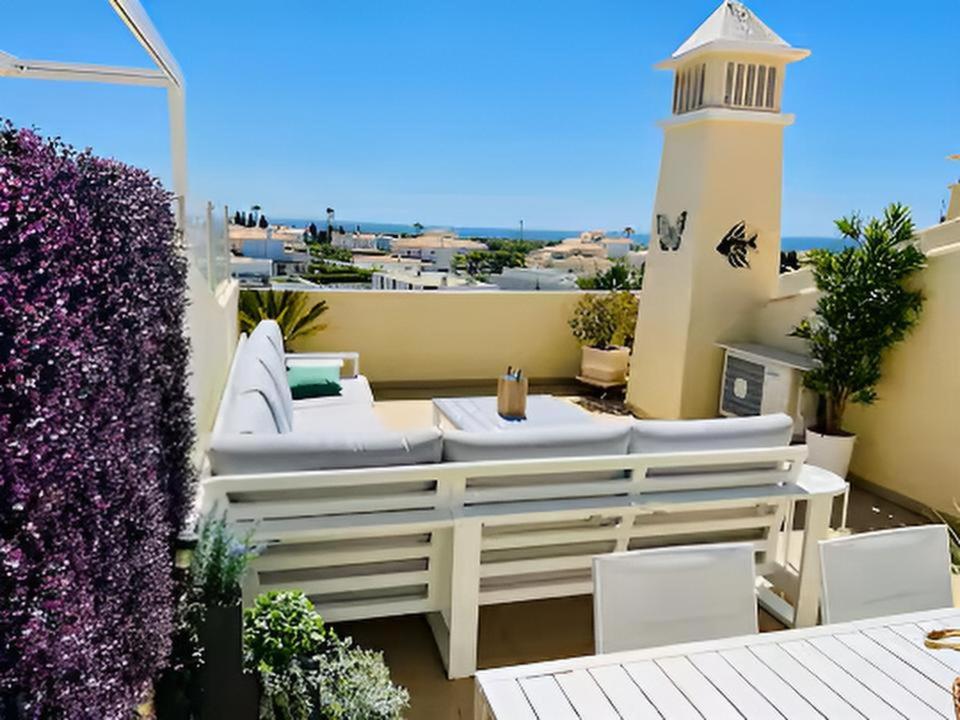 Rooftop with sea views by Holiday Rentals Algarve