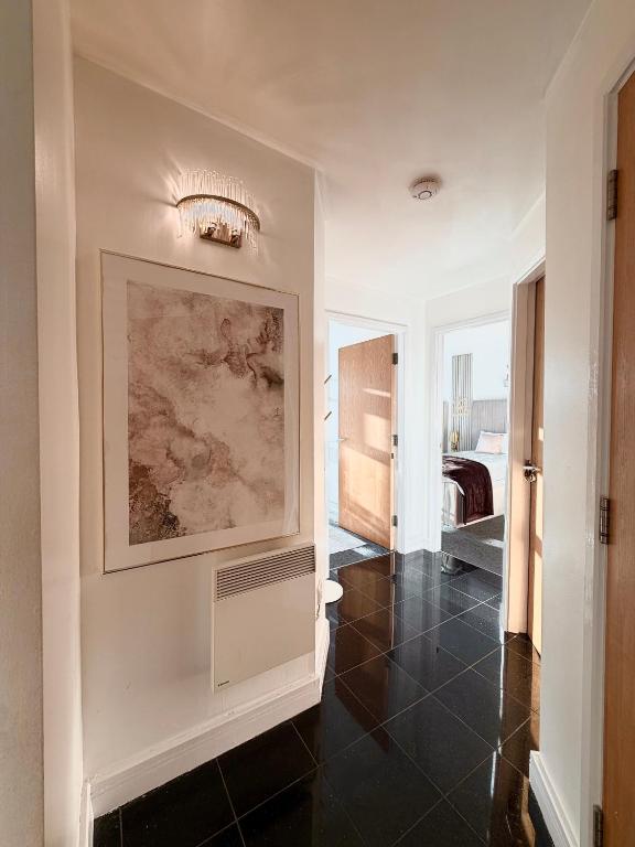 Lux 2-Bed City Centre Apartment Sleeps 6 Free Parking Balcony Near Leeds Station & Millennium Square view 7