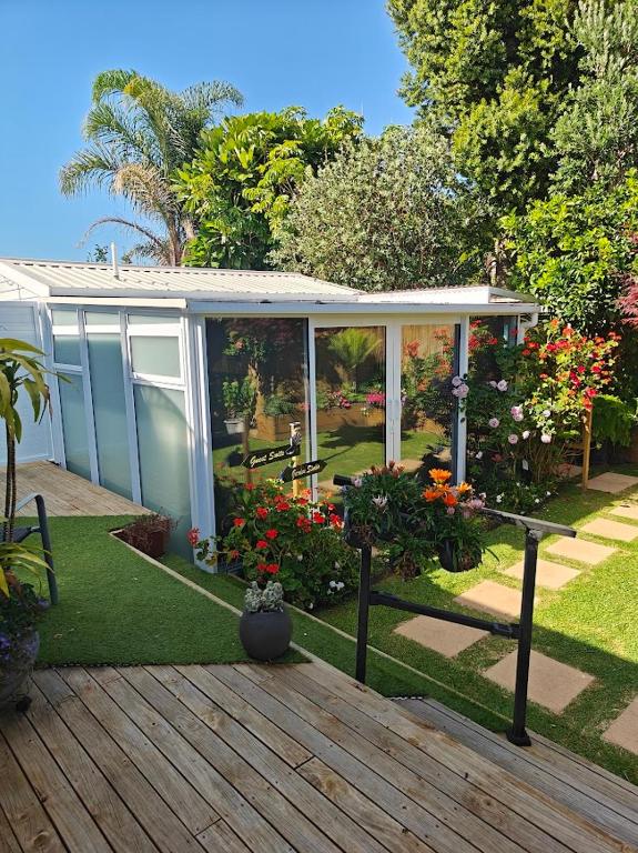 Tranquil Garden Studio - Housity