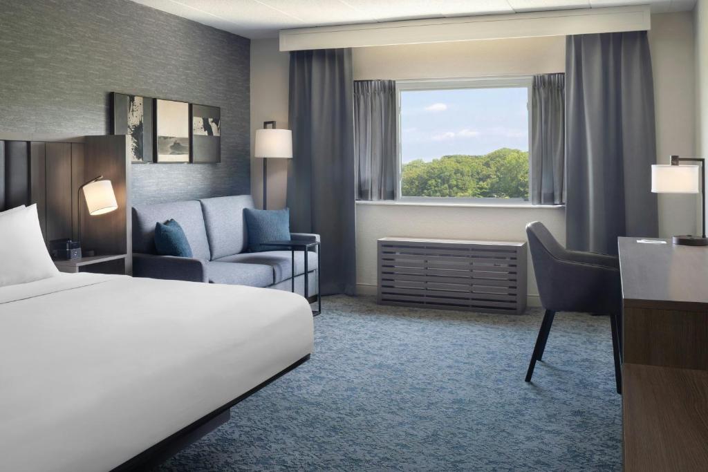 Sheraton Framingham Hotel & Conference Center - 
