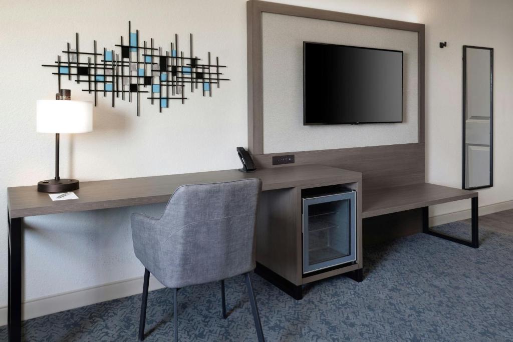 Renaissance Framingham Hotel & Conference Center photo
