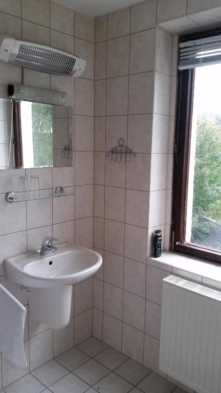 Pension und Restaurant Die Burg - Einzelzimmer Mit Dusche