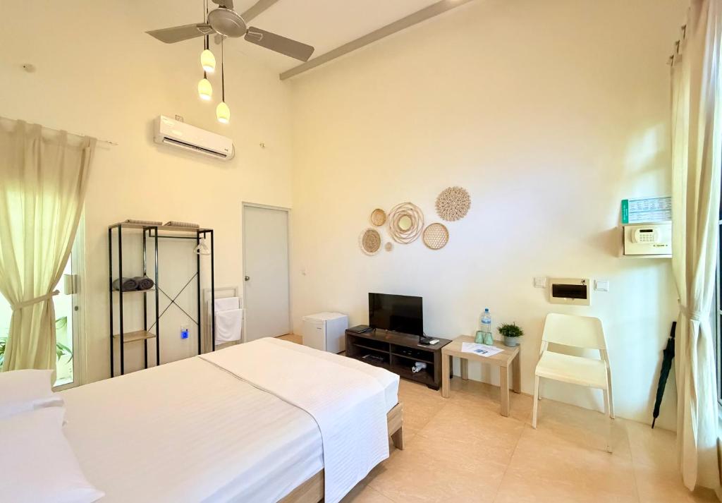 Three Hearts Guesthouse and Villas - 3