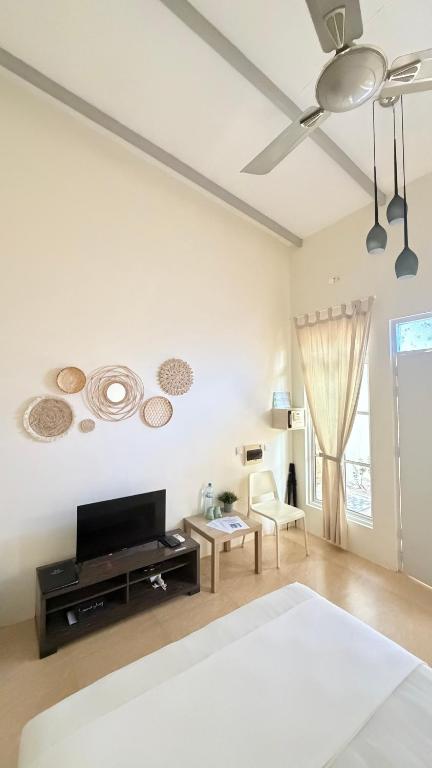 Three Hearts Guesthouse and Villas - 4