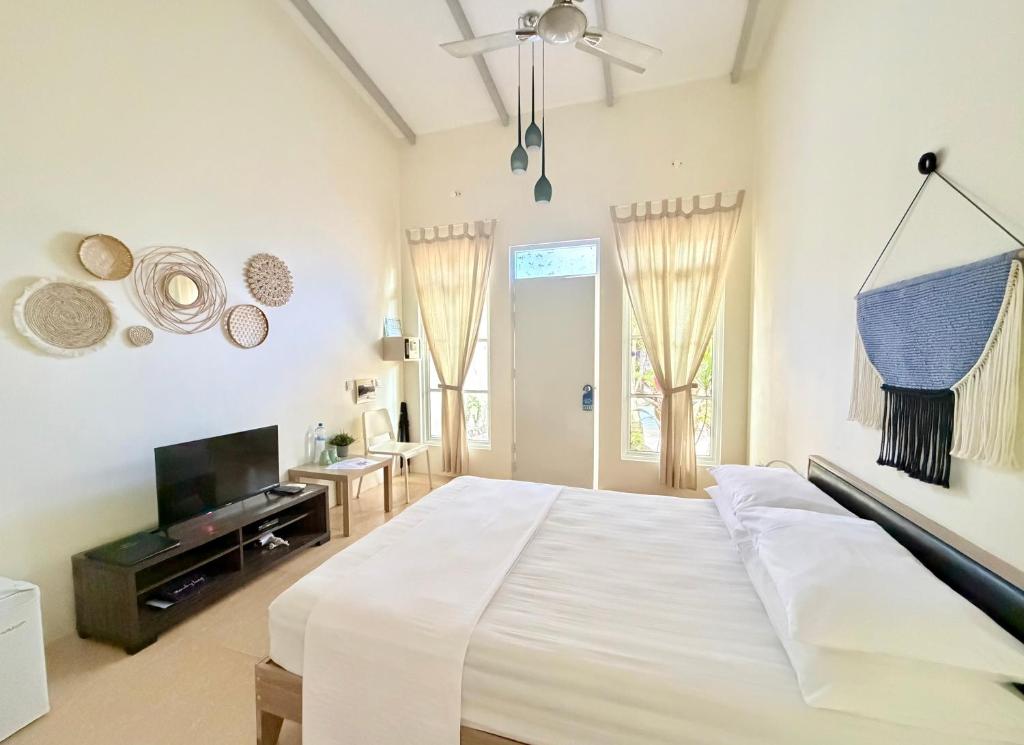 Three Hearts Guesthouse and Villas - 1