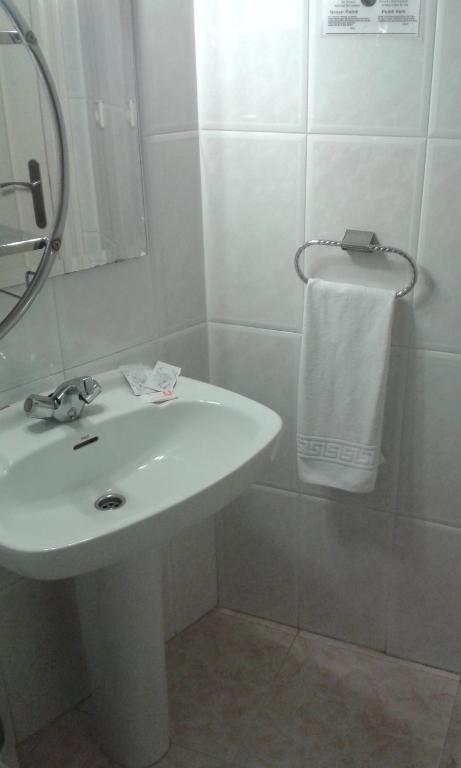 Hotel Cervantes - Habitación Triple Con Cama Supletoria