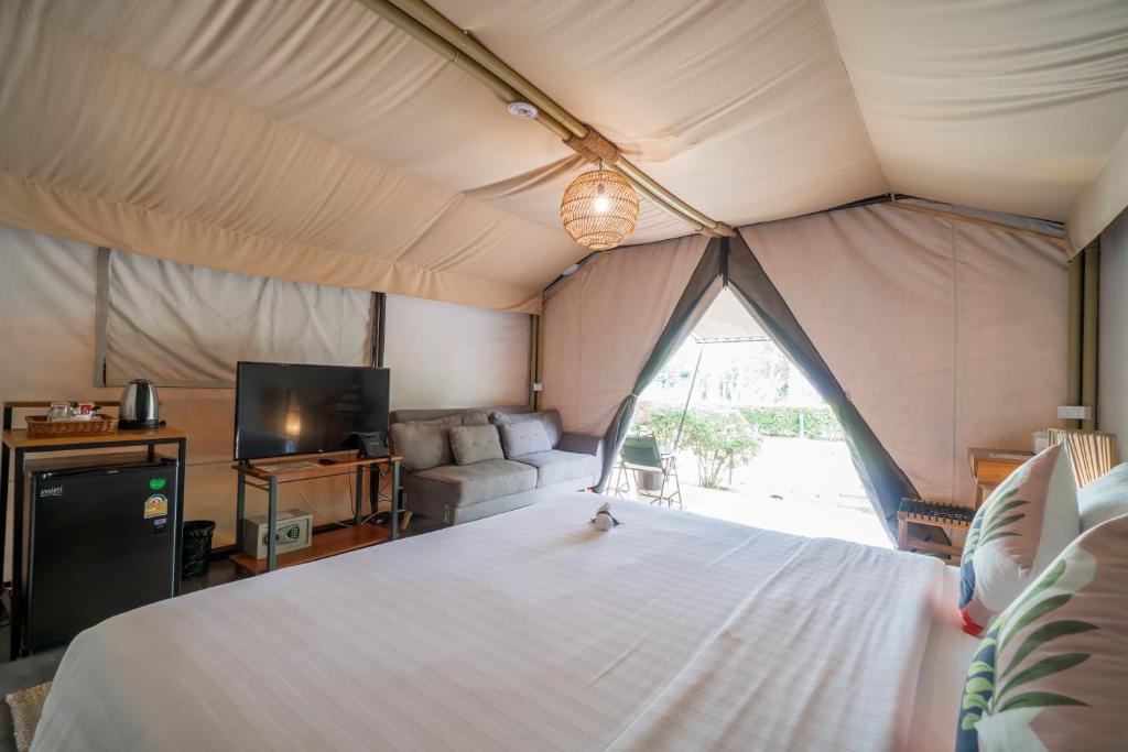 The Tree Riverside Resort Kaeng Krachan - Standard Tent With Garden View