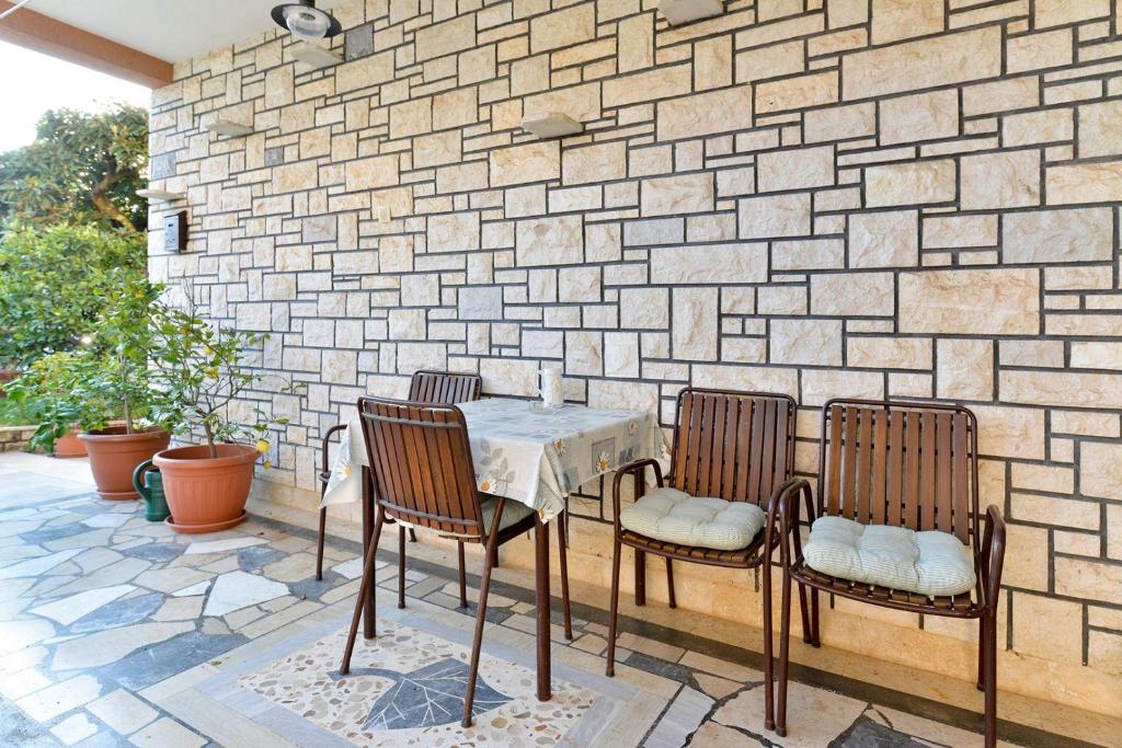 Haustierfreundliches Apartment nur 250 Meter zum Strand mit Waschmaschine, Grill, WiFi