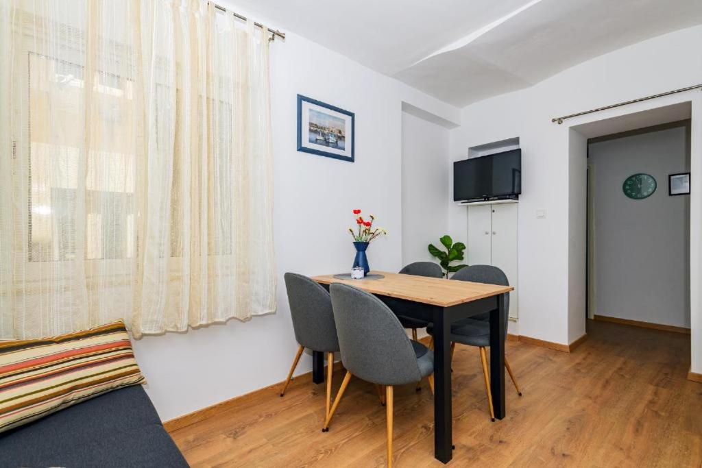 Zadar Old Town Apartment