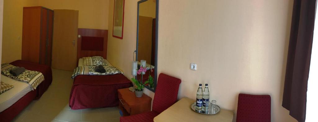 Jelinski Beherbergungsstätten Hannover - Twin Room With Bathroom