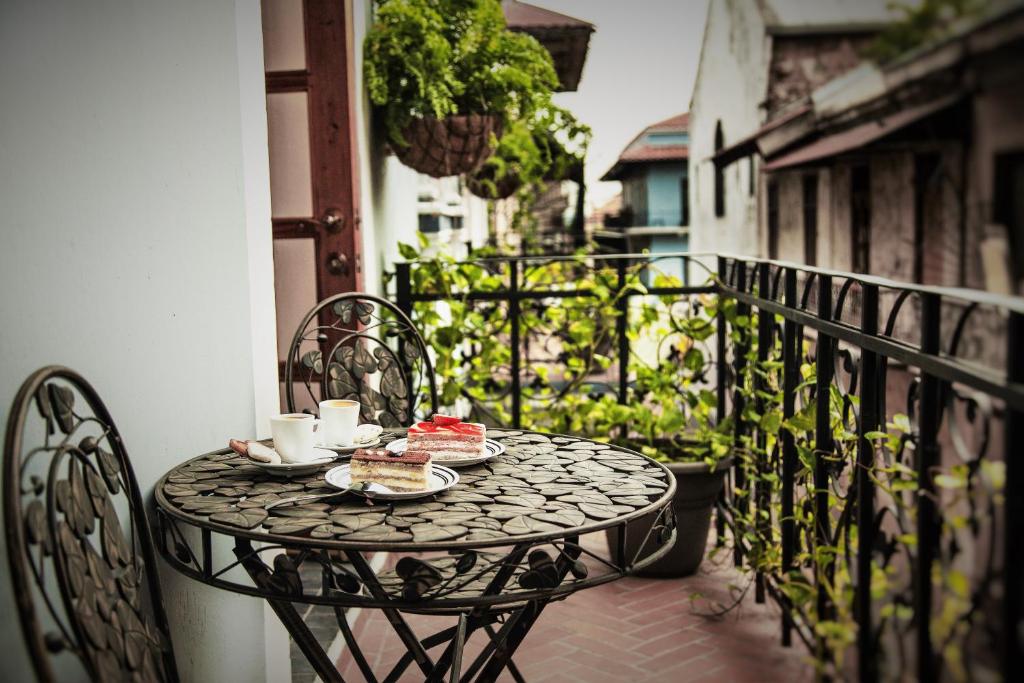 Rõdu või terrass majutusasutuses La Isabela Suites