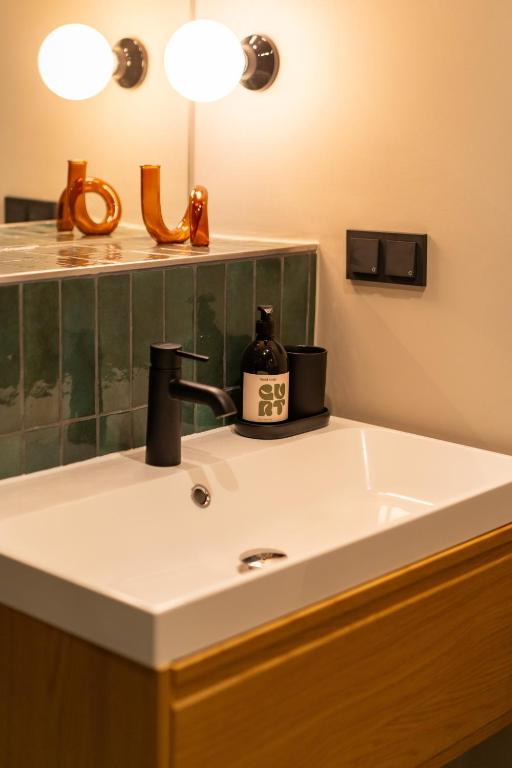 The Charming by Curt Suites - 13