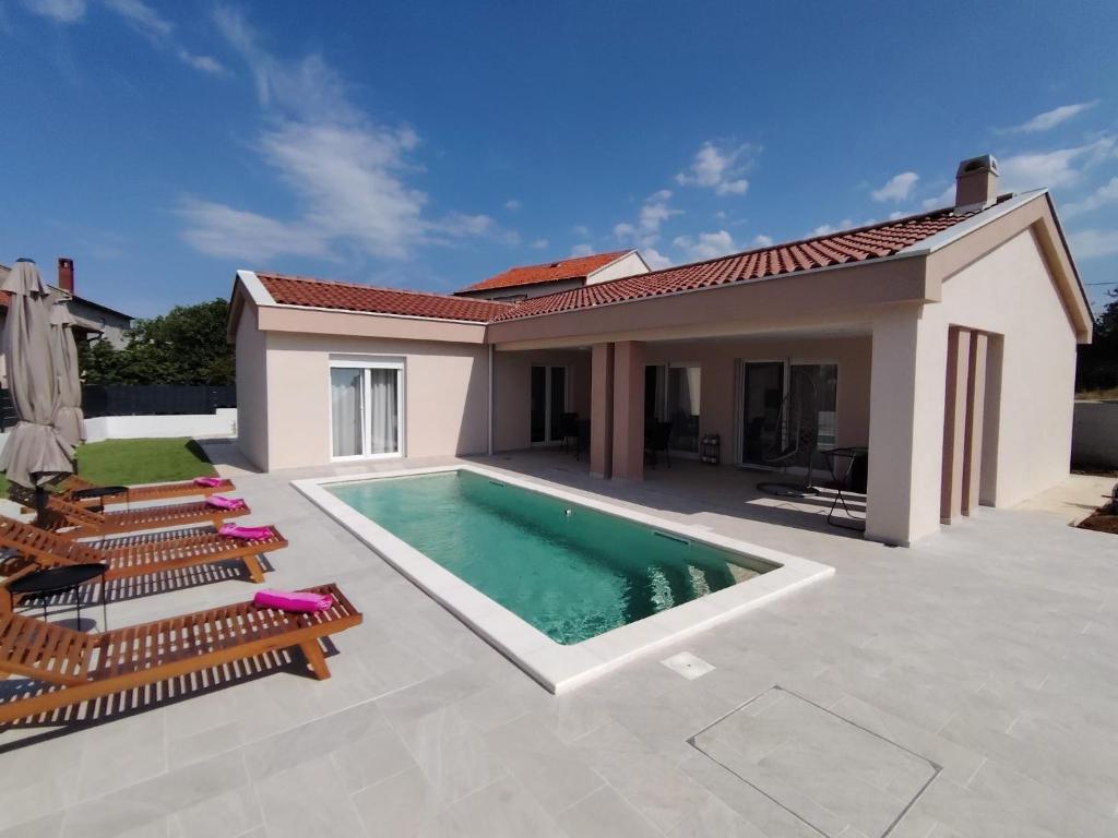 Villa MaJoRi