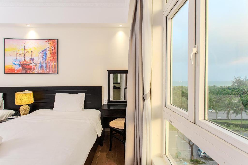 Twin Room with Parital Sea View