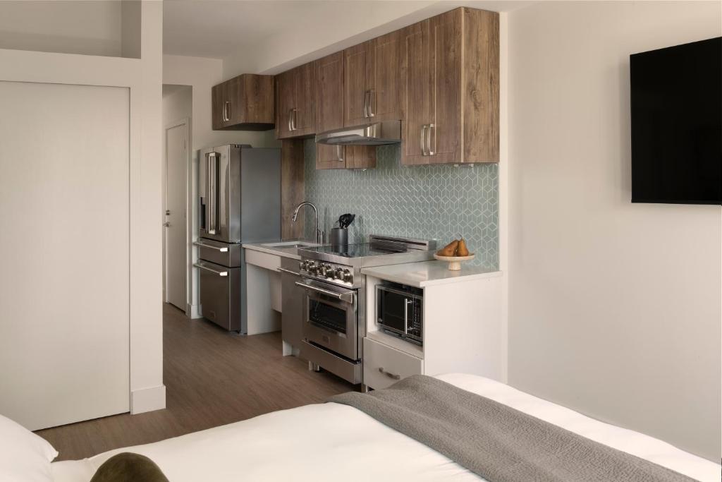 Mint House Tampa Downtown by Kasa photo