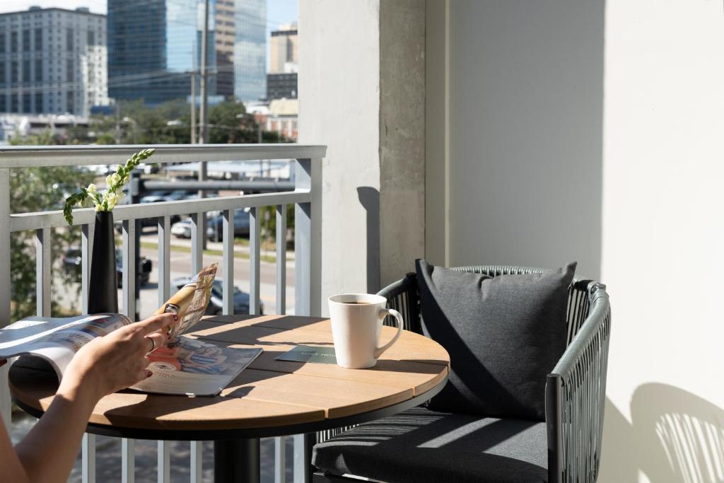 Mint House Tampa Downtown by Kasa photo