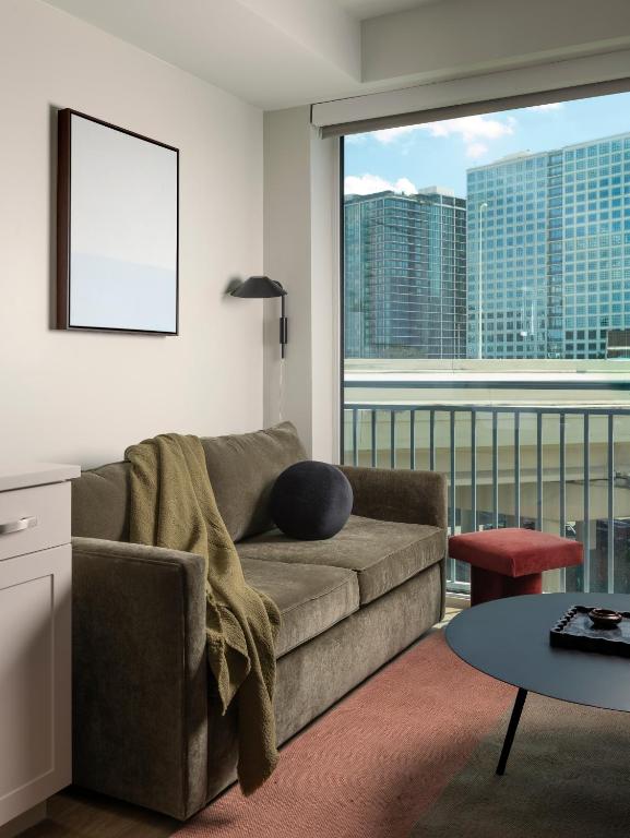 Mint House Tampa Downtown by Kasa photo