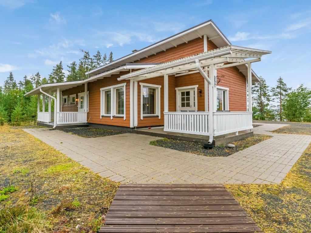 Holiday Home Aurinkoranta by Interhome