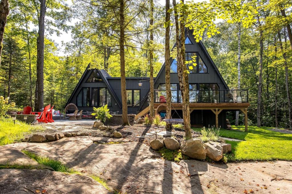Photo inspiration: Fresh Look at Sauna Hot Tub Lake Off Grid Aframe Retreat Greivenherstas Atnaujintos