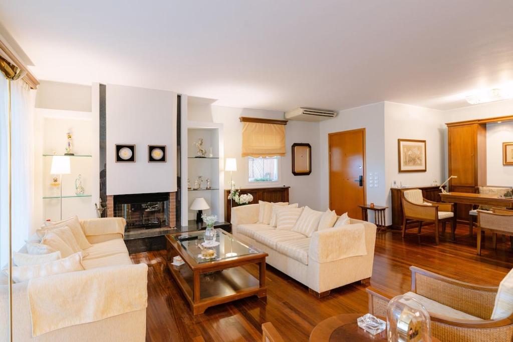 Sophia Penthouse in Glyfada Center 120sqm Terrace