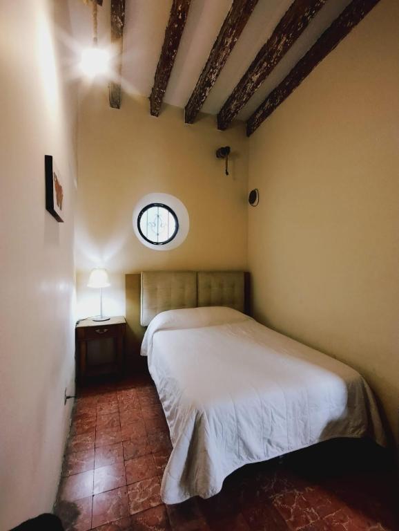 Hostalgia Casa Zul - Standard Room With Shared Bathroom