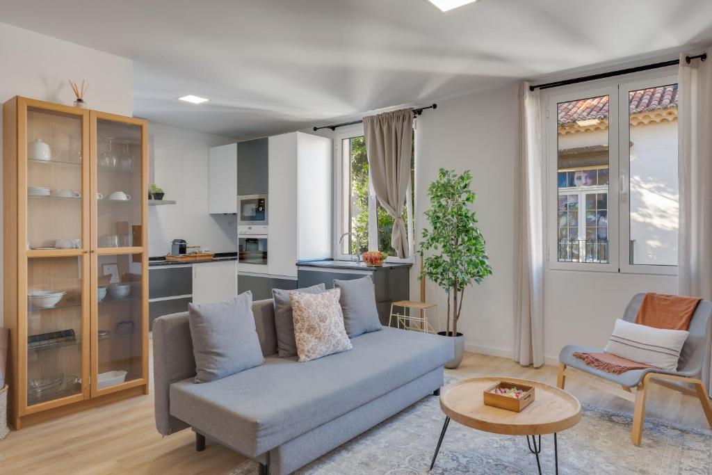 Upgrade Paradise I & II Apartments in the Heart of Funchal