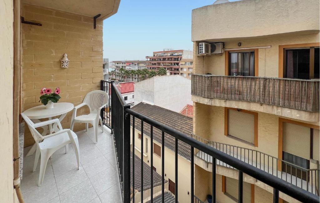 Cozy Apartment In Torrevieja With Wifi