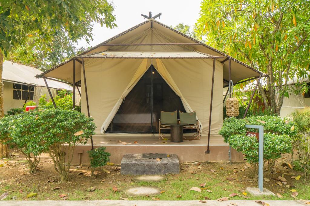 The Tree Riverside Resort Kaeng Krachan - Standard Tent With River View