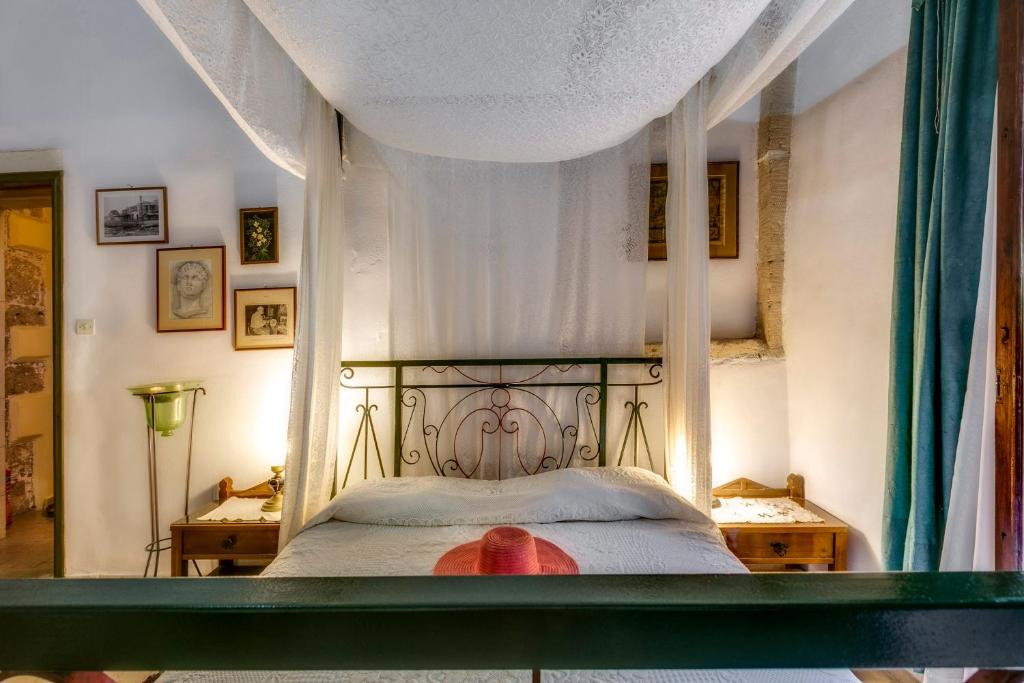 IFIGENIA TRAD.ROOMS IN OLDTOWN BY.MARIOS - 17