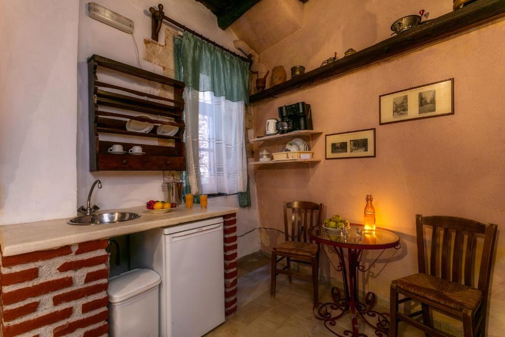 Ifigenia Traditional Rooms & Maisonettes - 9