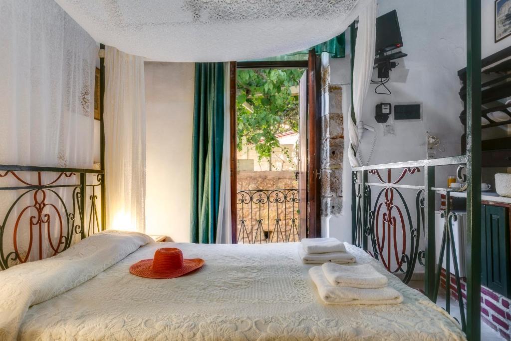 Ifigenia Traditional Rooms & Maisonettes - 18