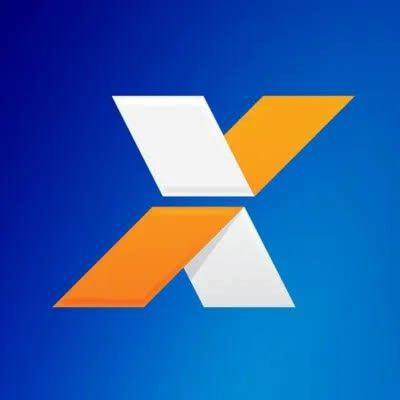 an orange white and orange arrow on a blue background at Casamatos in Iguape