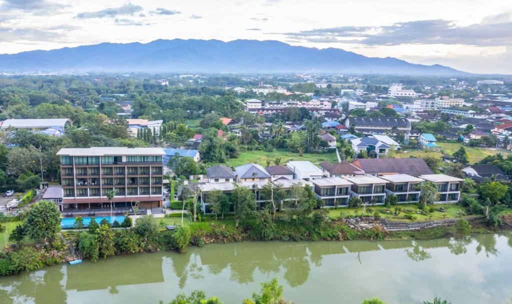 Riverawan Hotel - Housity