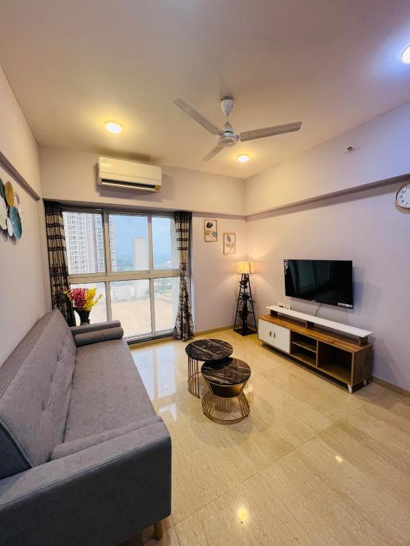 Photo inspiration: Visual Reference: Mountain View High Rise Retreat In Pune Jāmb Preços Atualizados