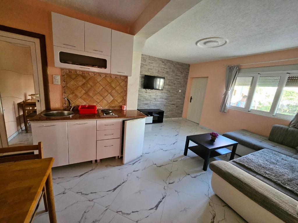 Apartments Bulatović - 5