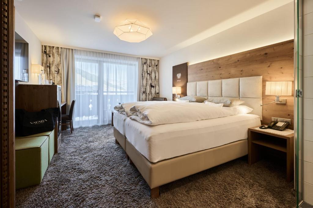 VALARA Alpine Art Hotel - 1