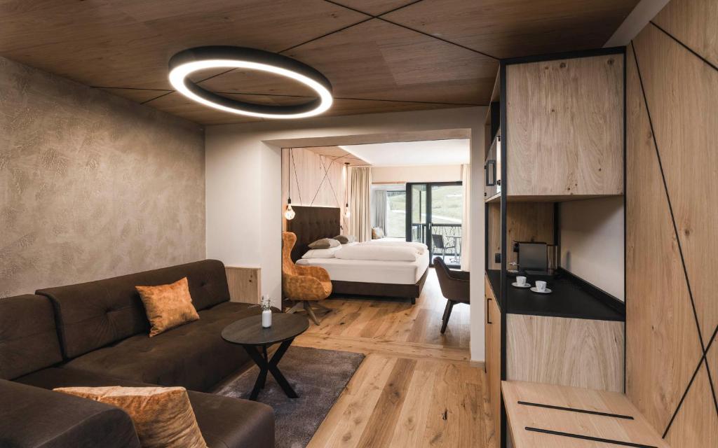 VALARA Alpine Art Hotel - 6