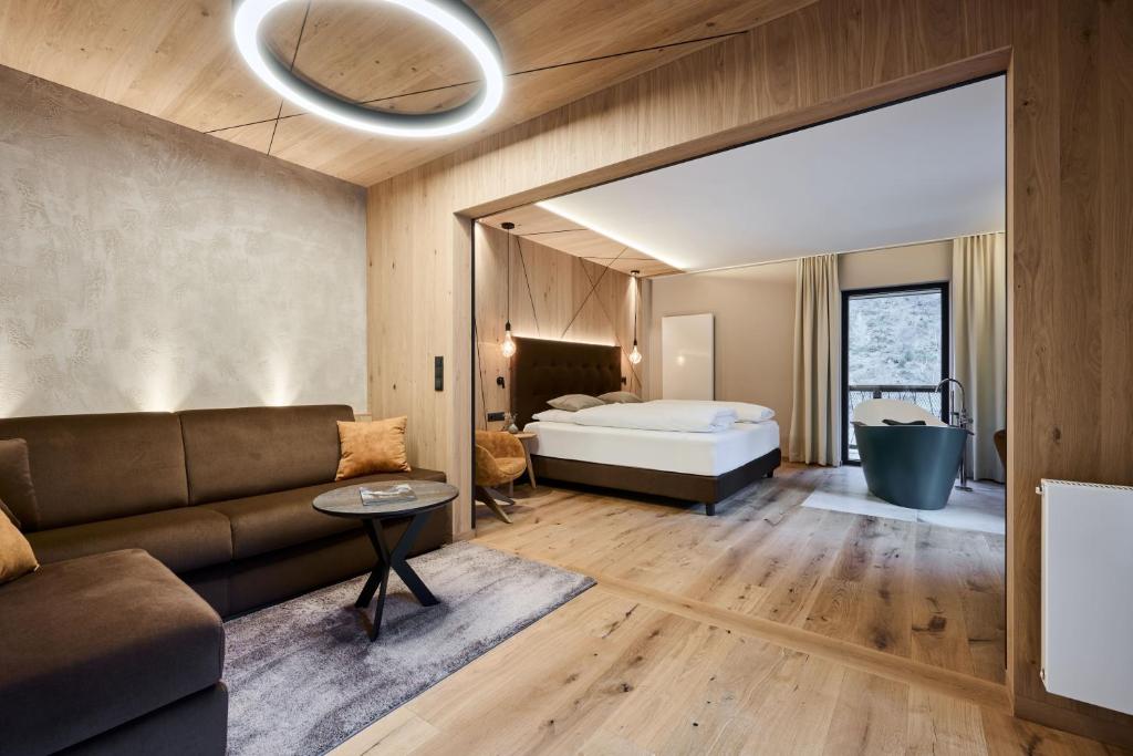 VALARA Alpine Art Hotel - 14