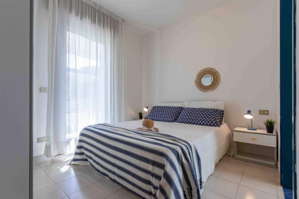 Two-room apartment with balcony and ac - Housity